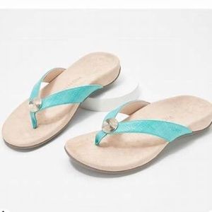 Vionic Hilda Sandals Teal with metallic Gold emblem Woven Embossed Thongs Sz 9.5